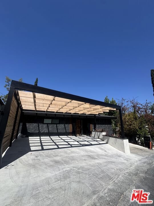 Los Angeles, California, United States 1 - 18685132