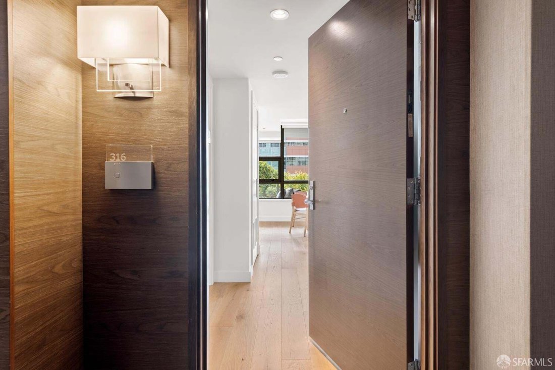 Condo in San Francisco, California, United States 2 - 18684649