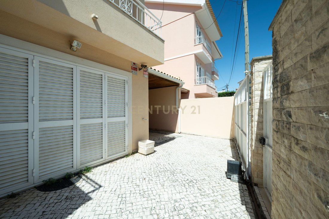 Villa in Parede, Lisbon, Portugal 3 - 18685621
