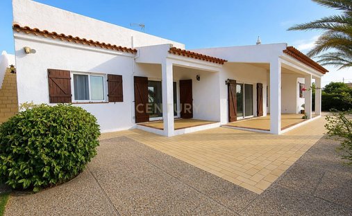 Villa in Santa Barbara de Nexe, Algarve, Portugal 1