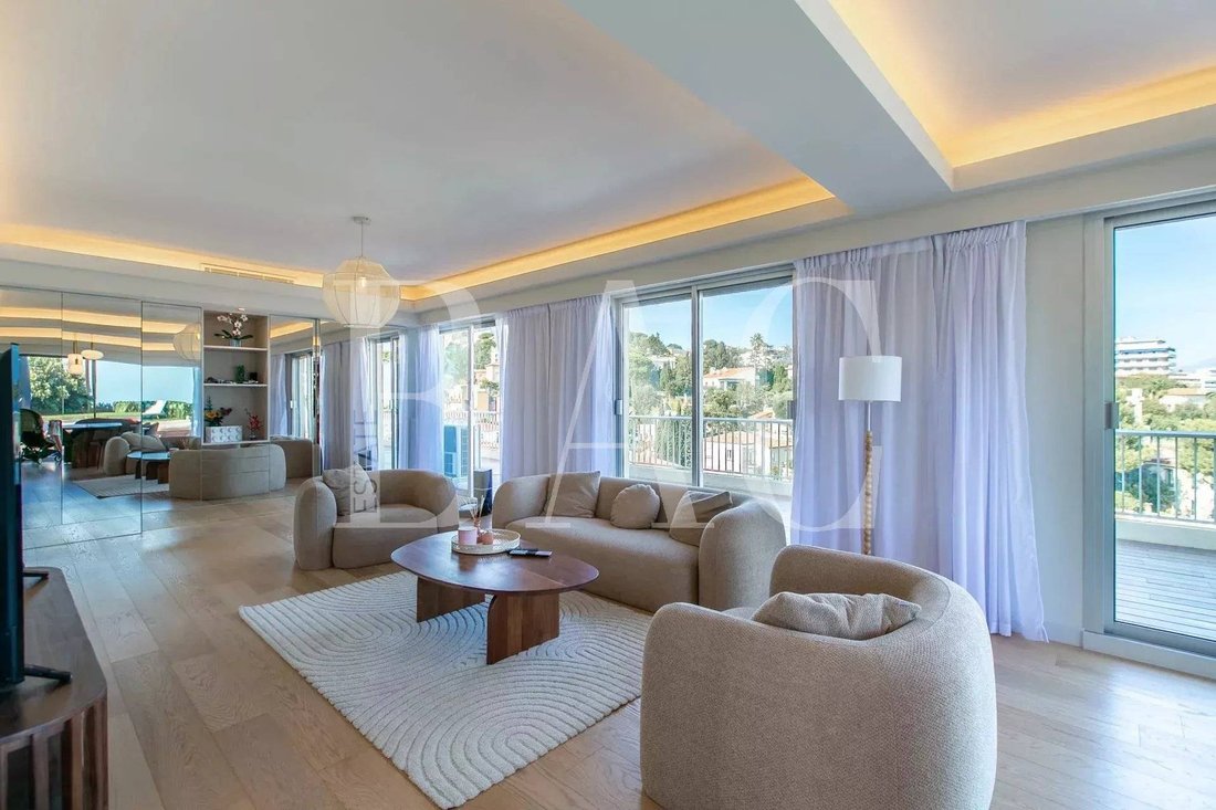 Appartement à Nice, Provence-Alpes-Côte d'Azur, France 2 - 18285012