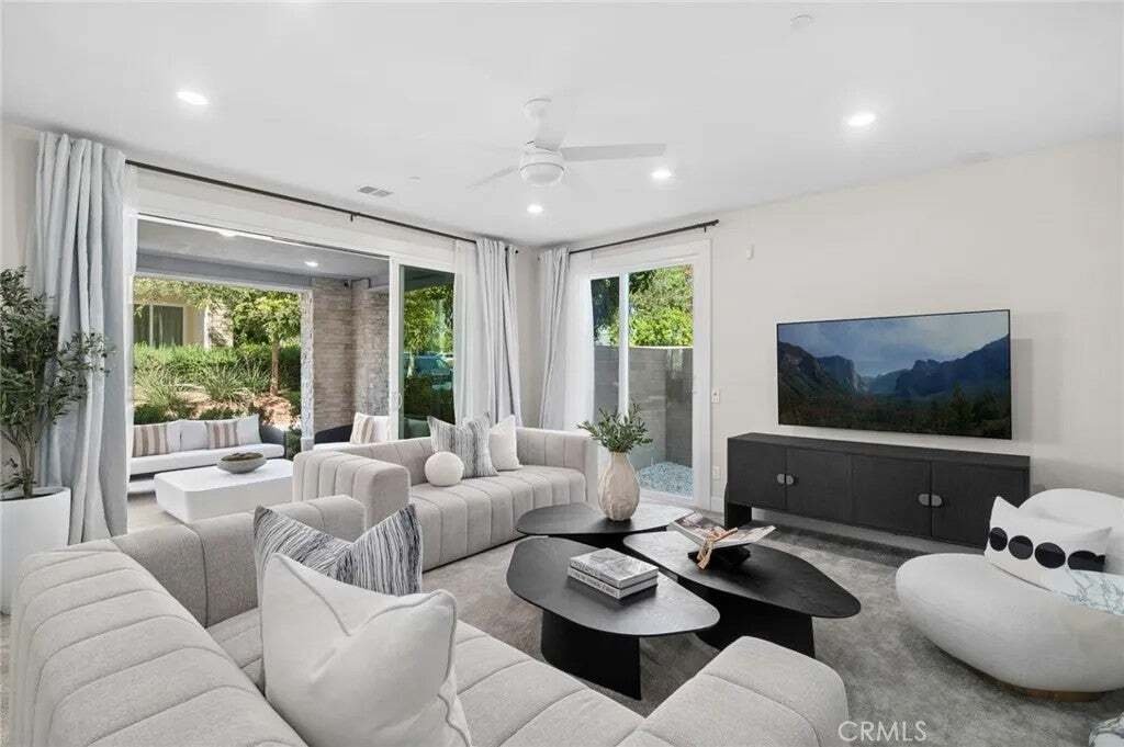 Condo in Irvine, California, United States 5 - 18685263