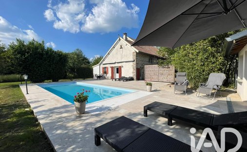 House in Longecourt-lès-Culêtre, Bourgogne – Franche-Comté, France 1
