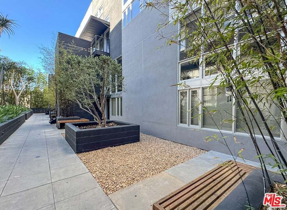 Condo in Los Angeles, California, United States 3 - 18685119
