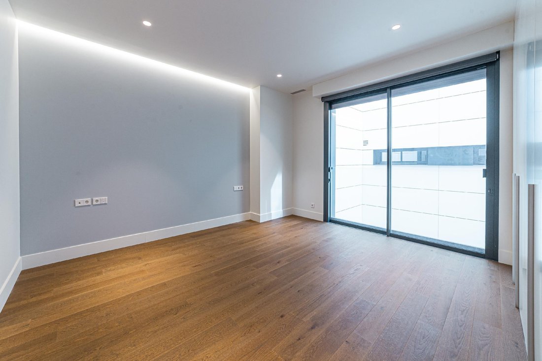 Apartment in Sarrià-Sant Gervasi, Barcelona, Spain 2 - 18490213