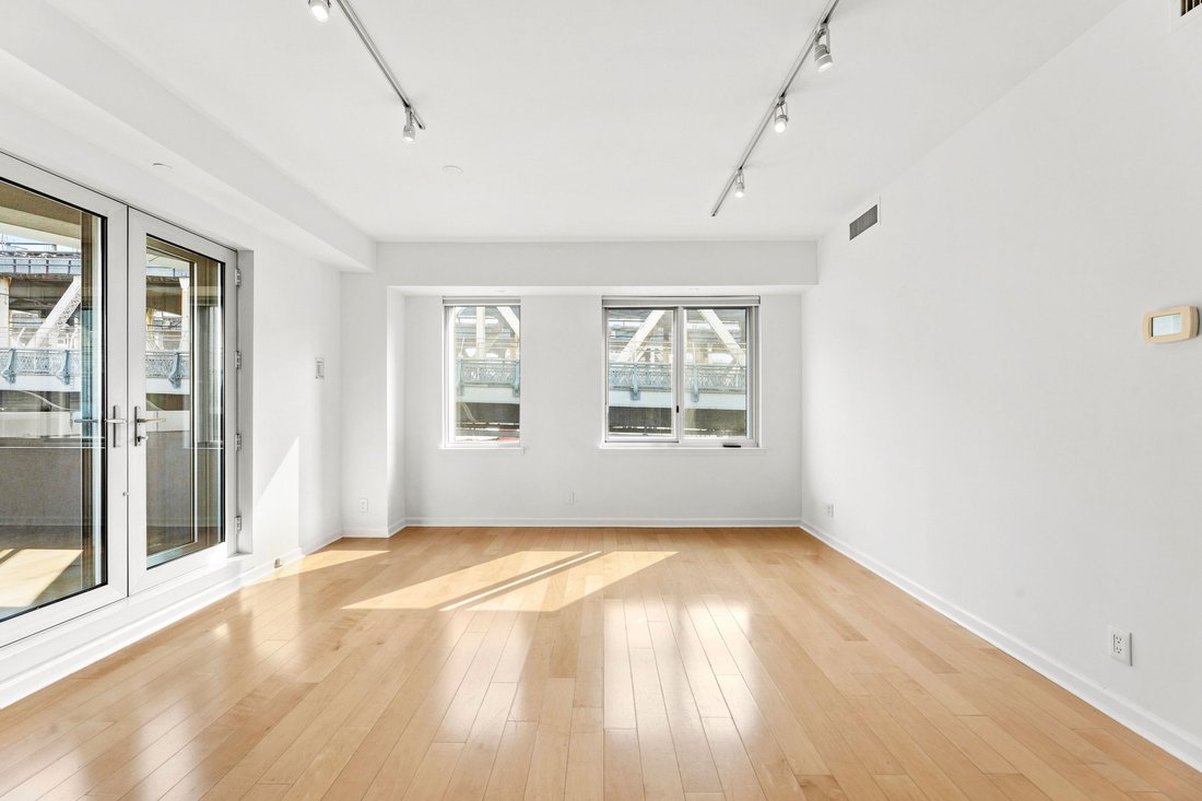 Condo in New York, New York, United States 5 - 18685397