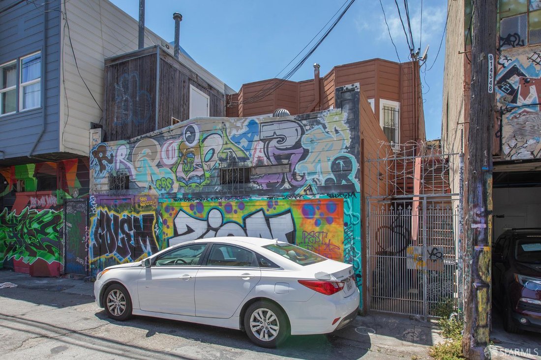 San Francisco, California, United States 5 - 18684661