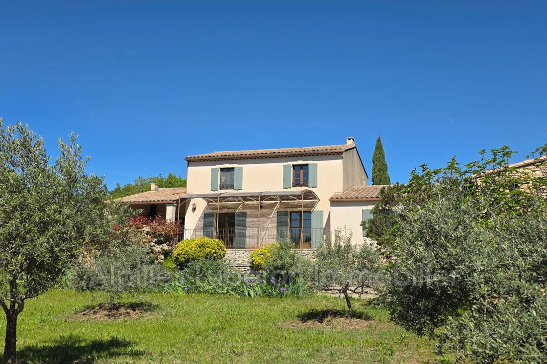 Villa in Cabrières-d'Avignon, Provence-Alpes-Côte d'Azur, France 3 - 18685343