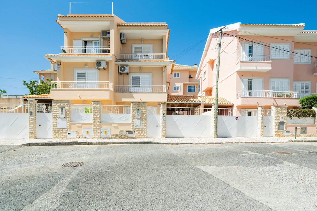Villa in Parede, Lisbon, Portugal 1 - 18685621