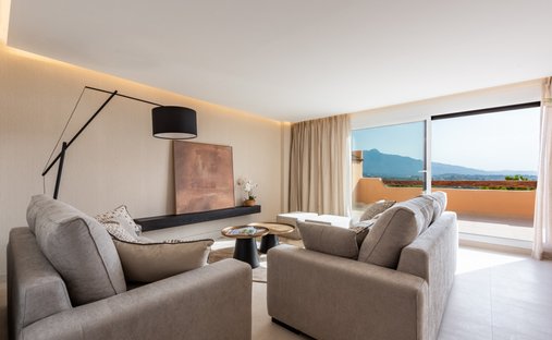 Penthouse in Benahavis, Andalusia, Spain 1