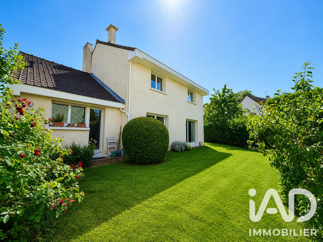 House in Mareil-Marly, Ile-de-France, France 1 - 18283399