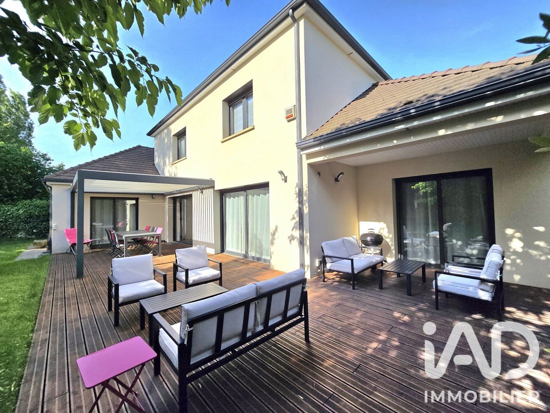 House in Magny-le-Hongre, Ile-de-France, France 1 - 17231652