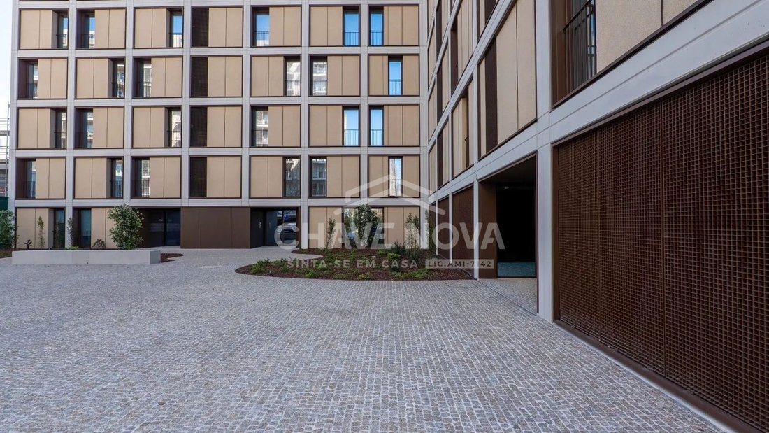 Apartment in Santa Marinha e Sao Pedro da Afurada, Porto District, Portugal 3 - 18685330