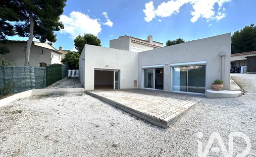 Apartment in Est Reganat Destral, Carry-le-Rouet, France 1
