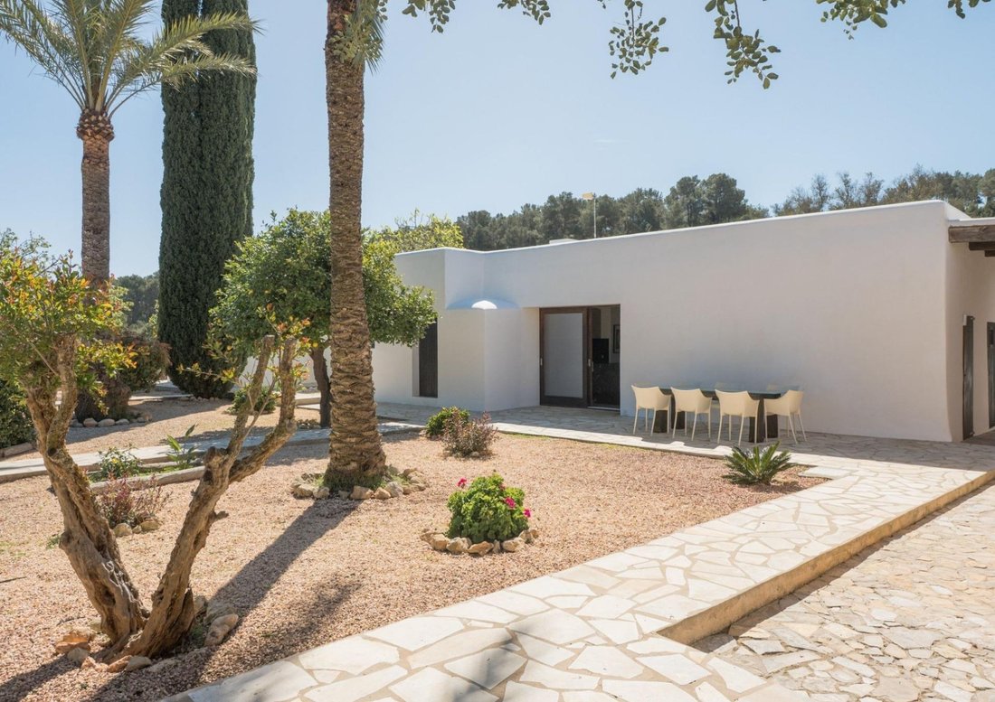 Finca in Cala Llonga, Ibiza, Santa Eularia des Riu, Balearic Islands 2 - 18684882