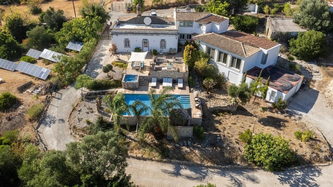Farm Ranch in Santa Barbara de Nexe, Algarve, Portugal 1 - 18685741
