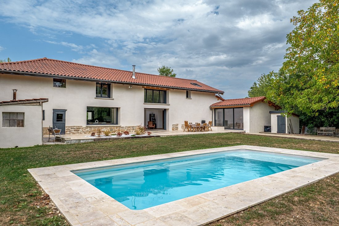 Farm Ranch in Gare-Peloux Mail-Citadelle, Bourg-en-Bresse, France 1 - 18685379