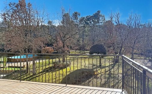 Estate in Rougiers, Provence-Alpes-Côte d'Azur, France 1