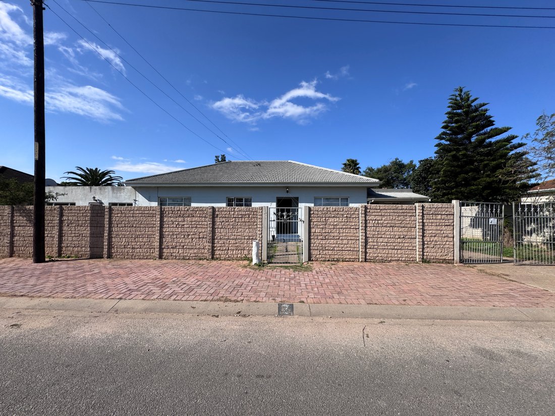 House in Despatch, Eastern Cape, South Africa 1 - 18684921