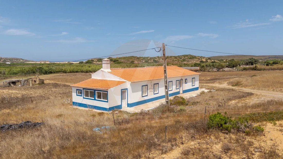 Villa in Bordeira, Algarve, Portugal 1 - 18685058