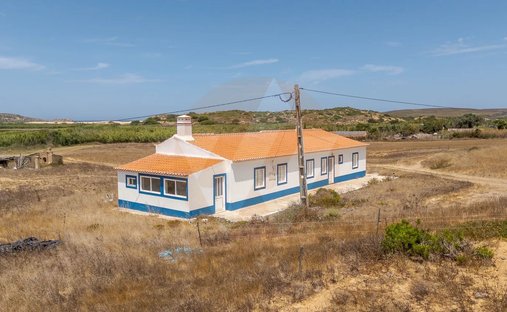 Villa in Bordeira, Algarve, Portugal 1