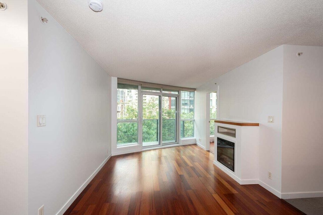 Condo in Vancouver, British Columbia, Canada 4 - 18685545