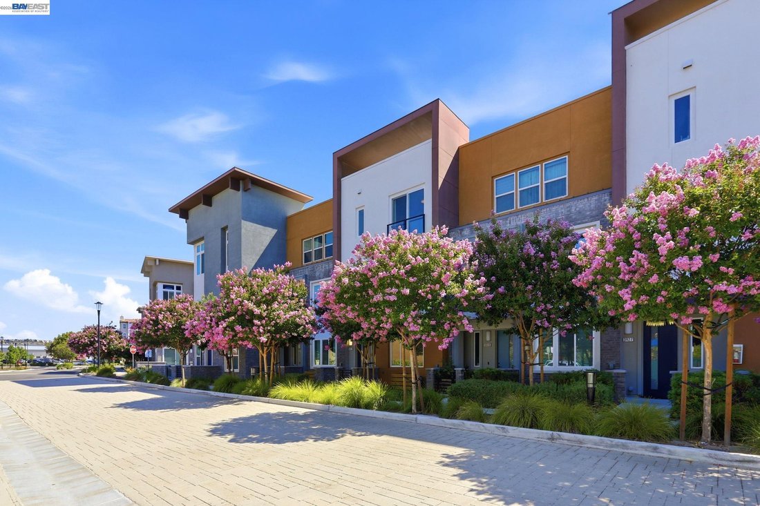 Townhouse in Dublin, California, United States 3 - 18684721