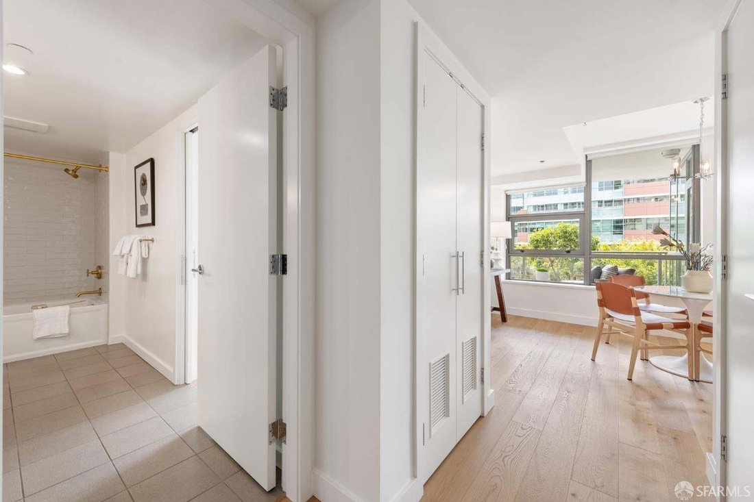 Condo in San Francisco, California, United States 3 - 18684649