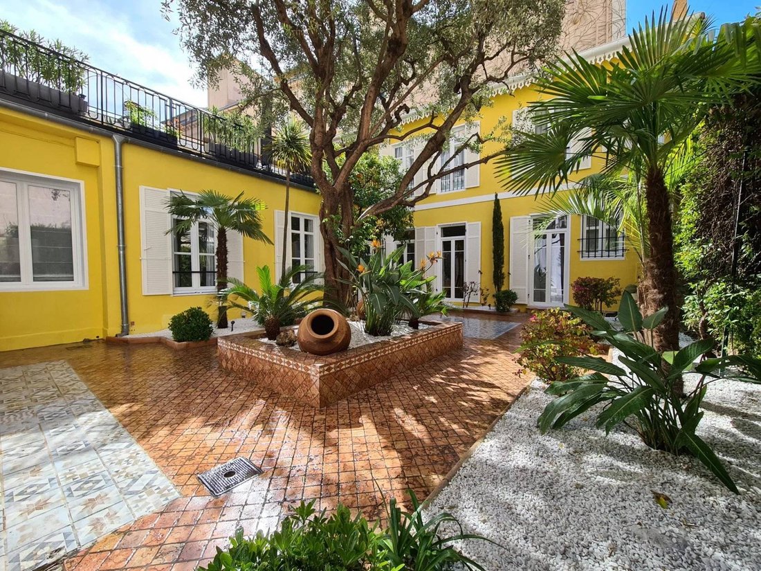 Villa in Cannes, Provence-Alpes-Côte d'Azur, France 1 - 15502685