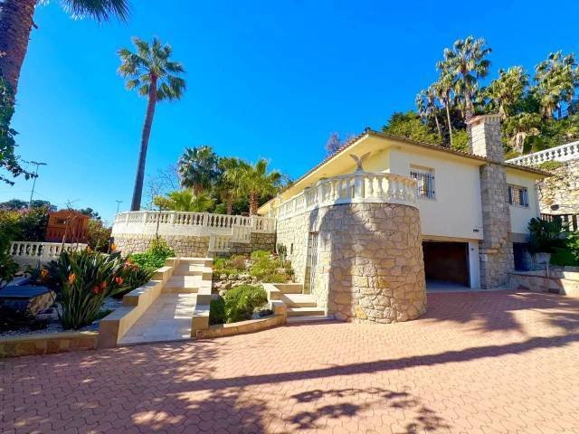 Villa in Brusquet-Retenaou-Devens, Vallauris, France 2 - 17508918