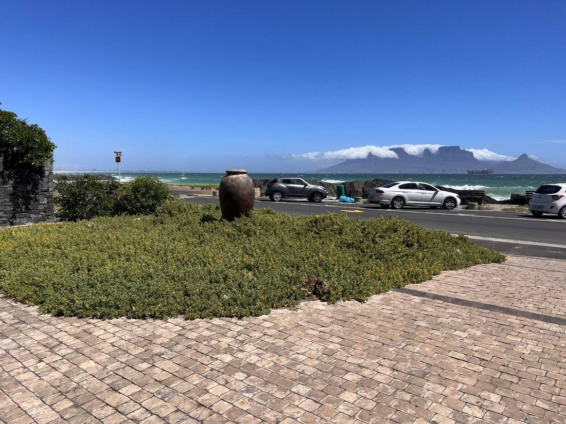 Land in Bloubergstrand, Cape Town, South Africa 3 - 18685138