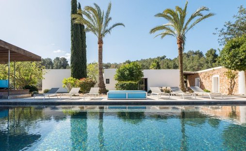 Finca in Cala Llonga, Ibiza, Santa Eularia des Riu, Balearic Islands 1
