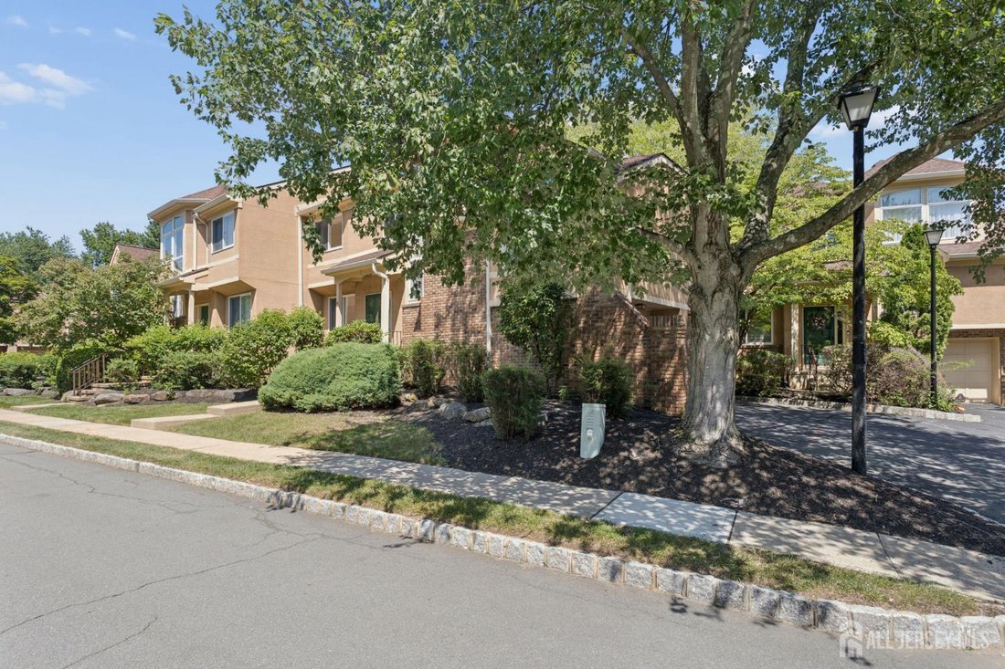 Townhouse in South Brunswick Township, New Jersey, United States 2 - 18685175