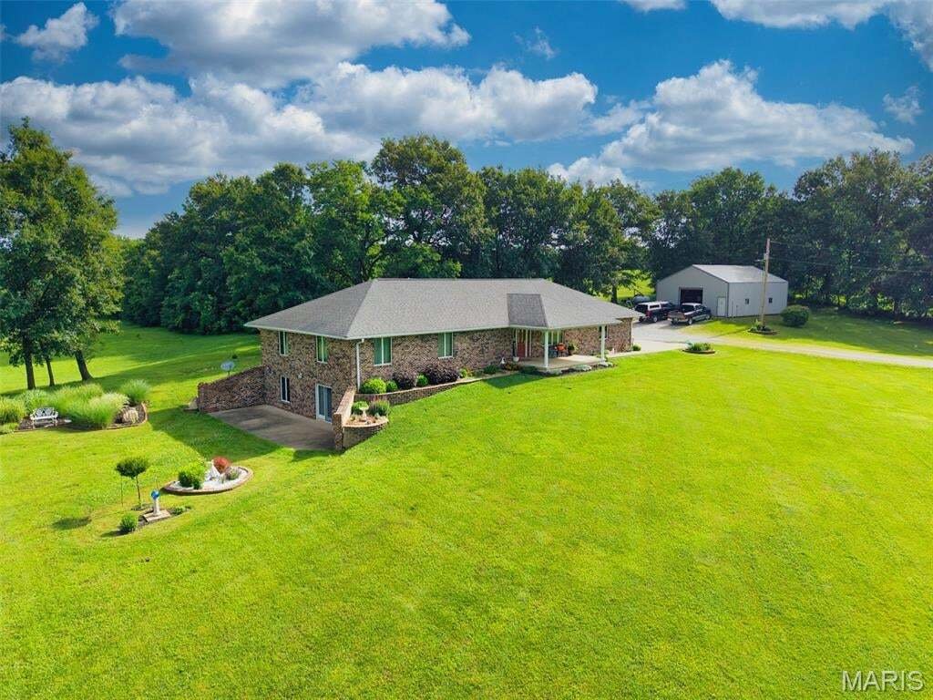 House in Huntsville, Missouri, United States 1 - 18684864