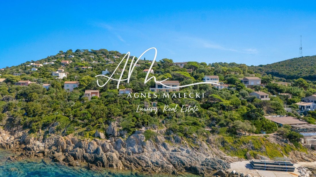 Villa in Hyeres, Provence-Alpes-Côte d'Azur, France 2 - 18685028