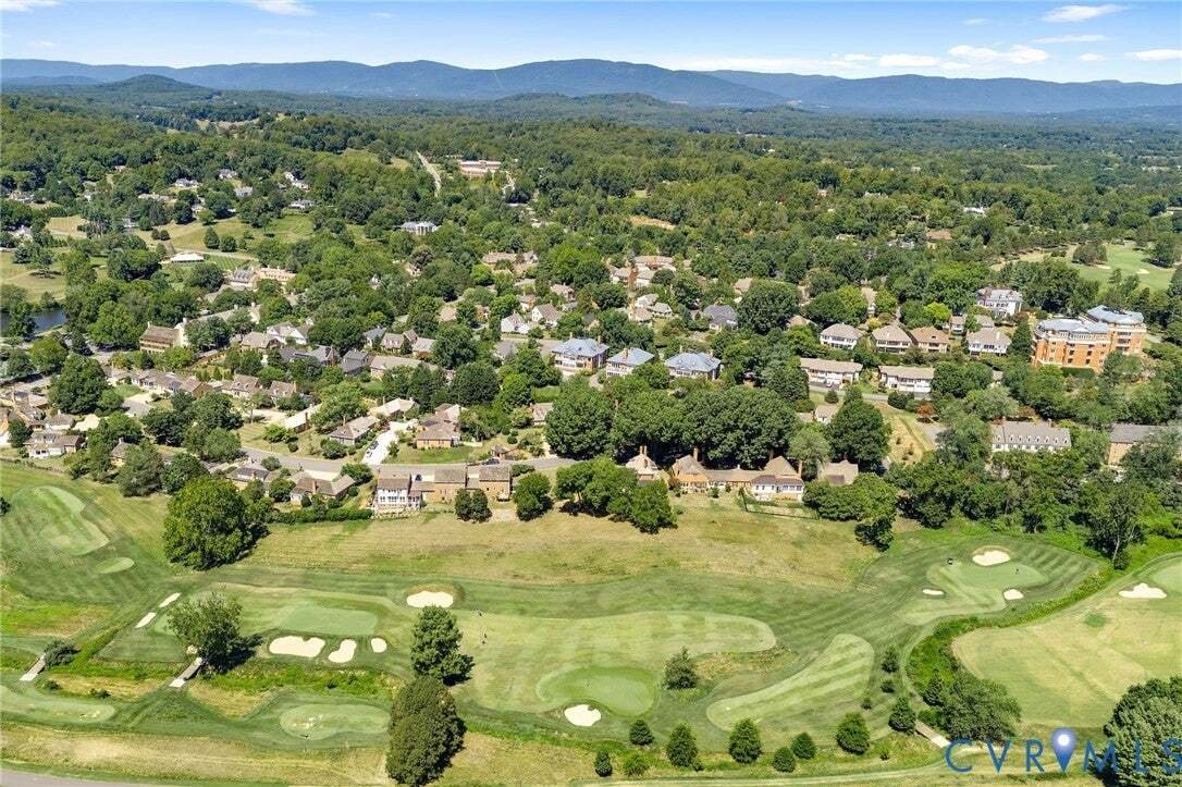 Condo in Charlottesville, Virginia, United States 4 - 18685549