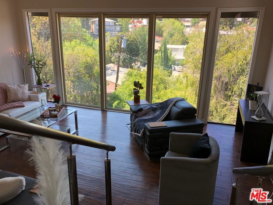 Los Angeles, California, United States 2 - 18685132