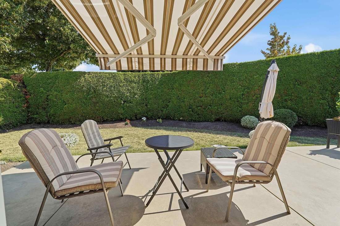 Townhouse in Surrey, British Columbia, Canada 5 - 18685535