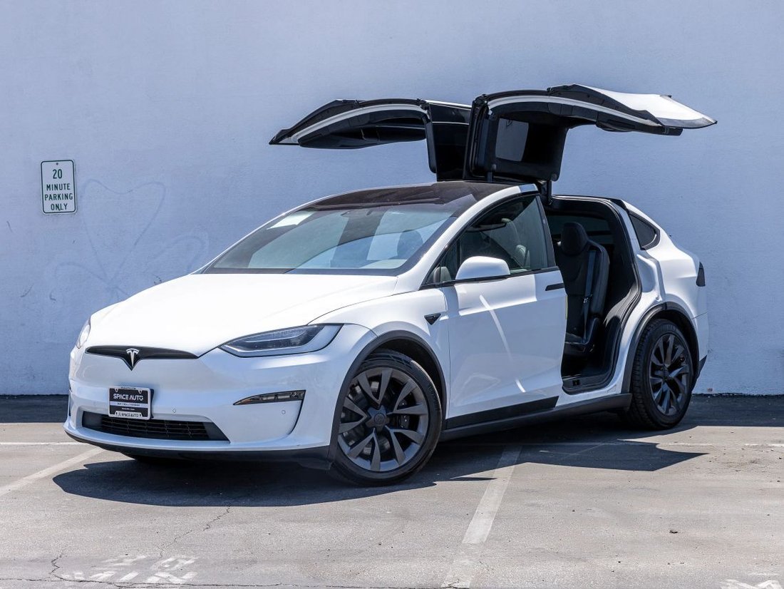 Suv in Azusa, CA, United States 3 - 18587491