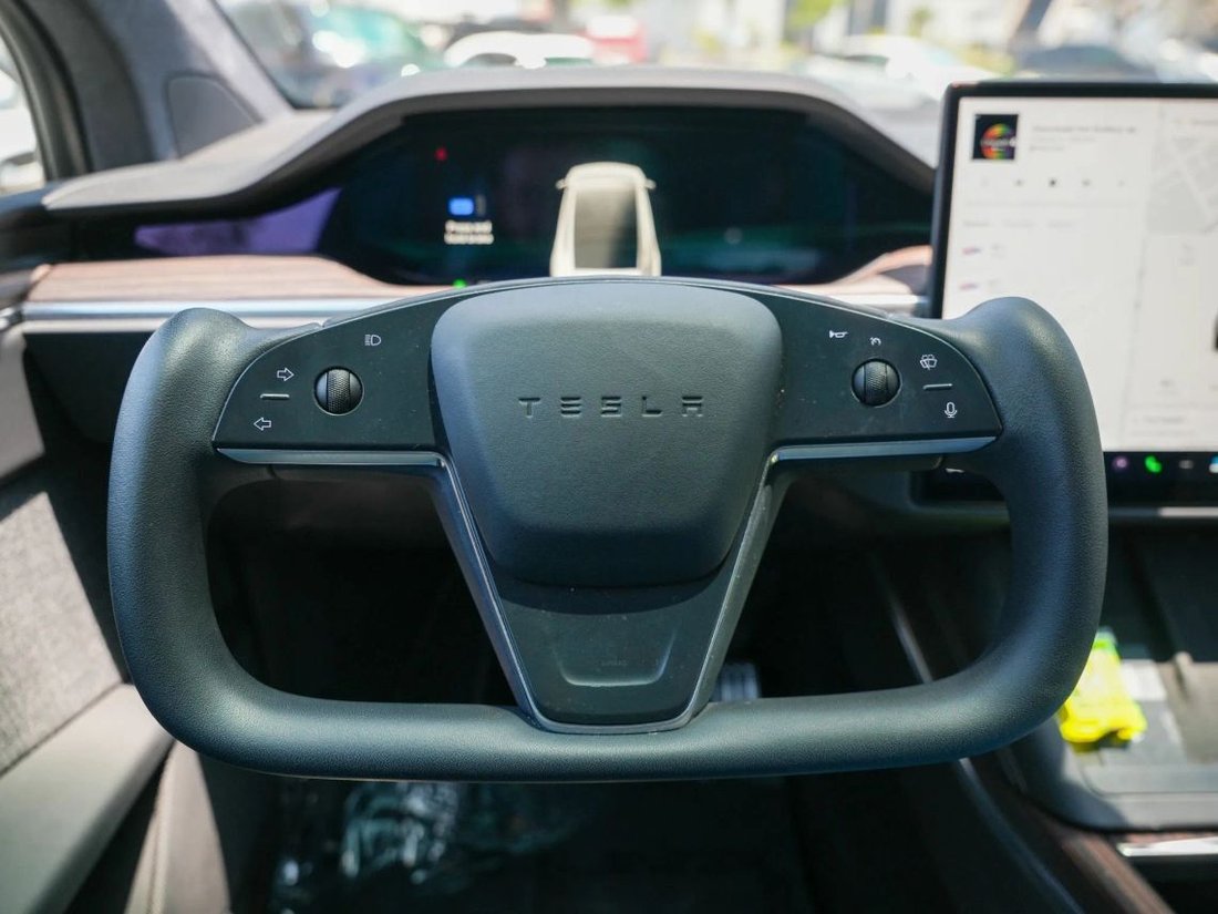 Suv in Costa Mesa, CA, United States 5 - 18658233