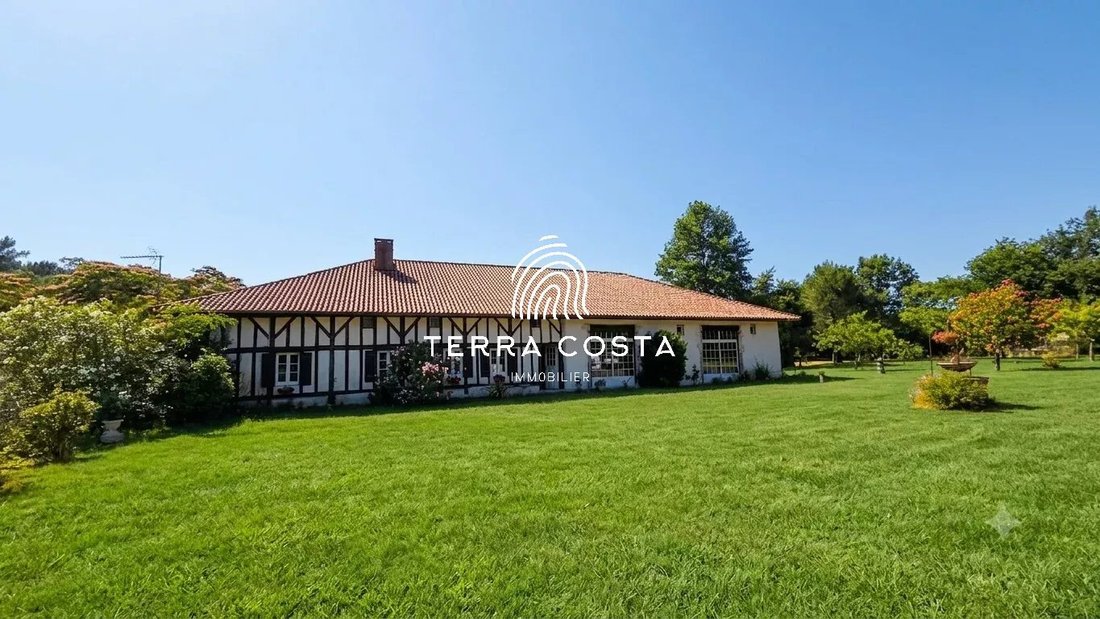 Estate in Tosse, Nouvelle-Aquitaine, France 1 - 18685879