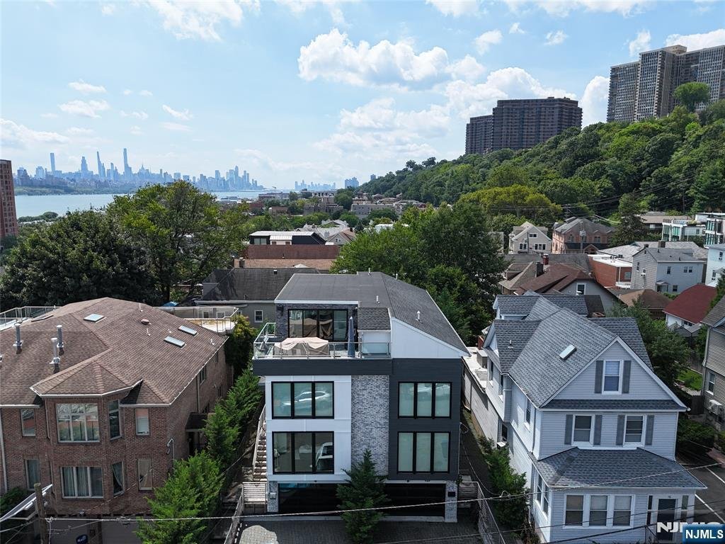 House in Edgewater, New Jersey, United States 2 - 18685895