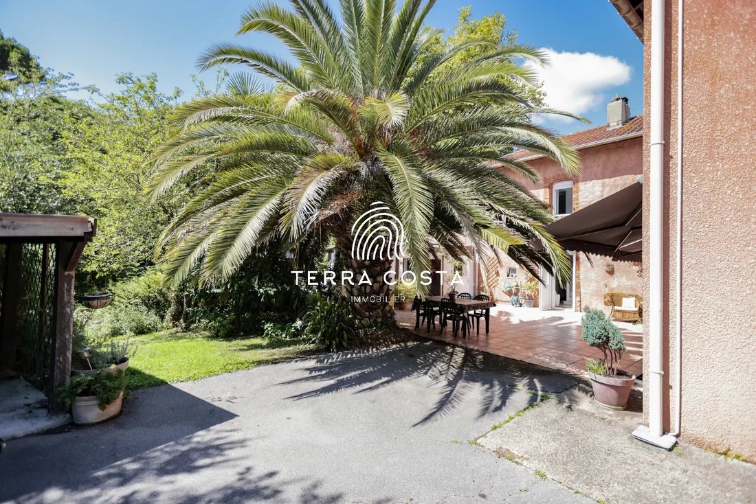 Estate in Saubrigues, Nouvelle-Aquitaine, France 1 - 18685840