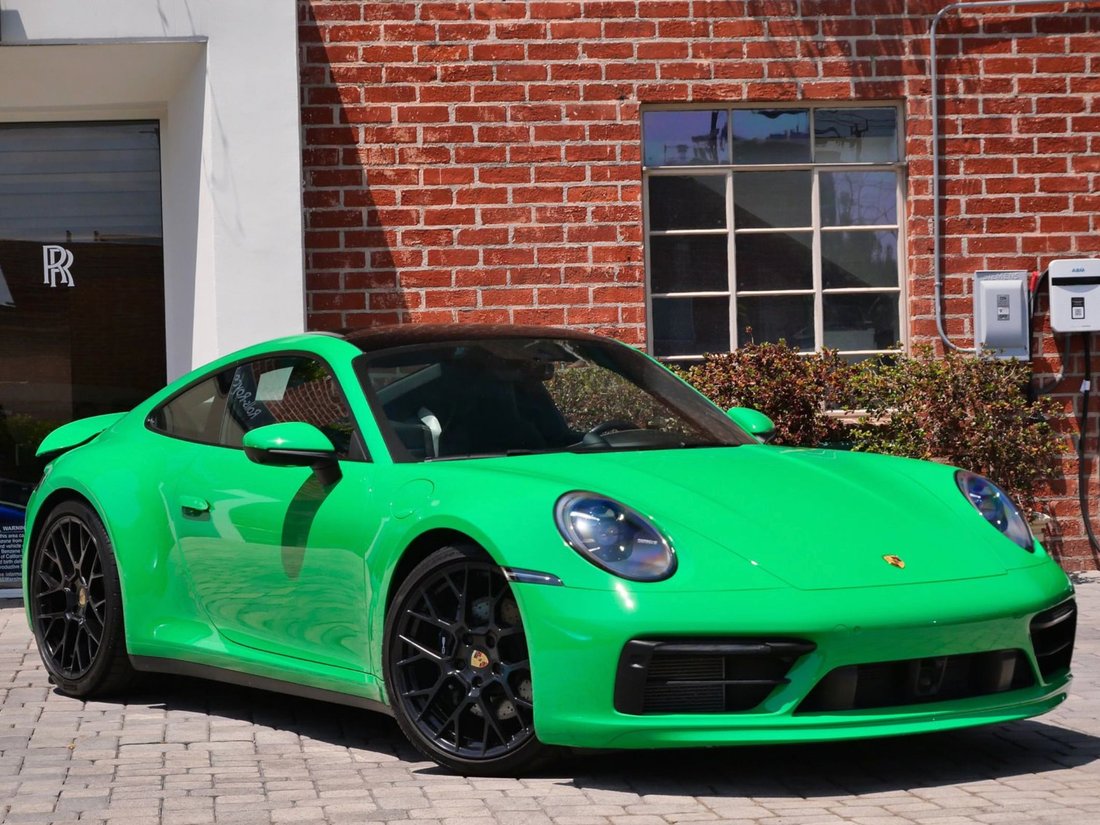 Coupe in Beverly Hills, CA, United States 2 - 18685884