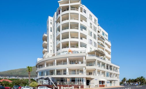 Apartment in Mouille Point, Cape Town, South Africa 1