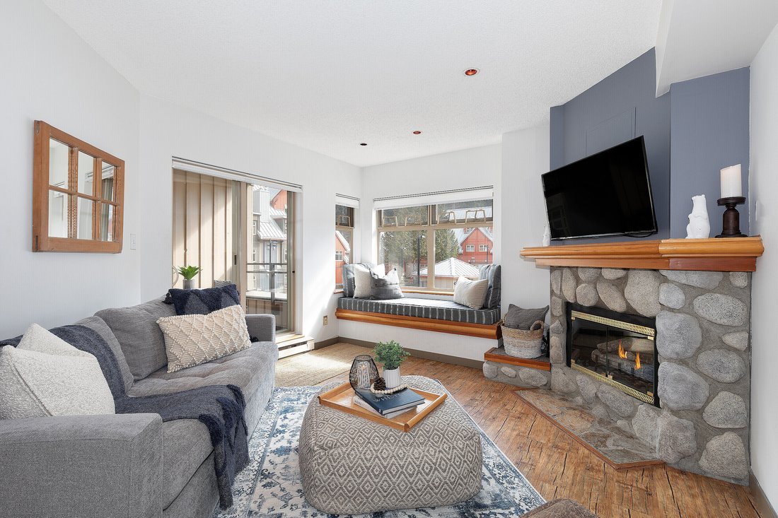 Condo in Whistler, British Columbia, Canada 1 - 18686217