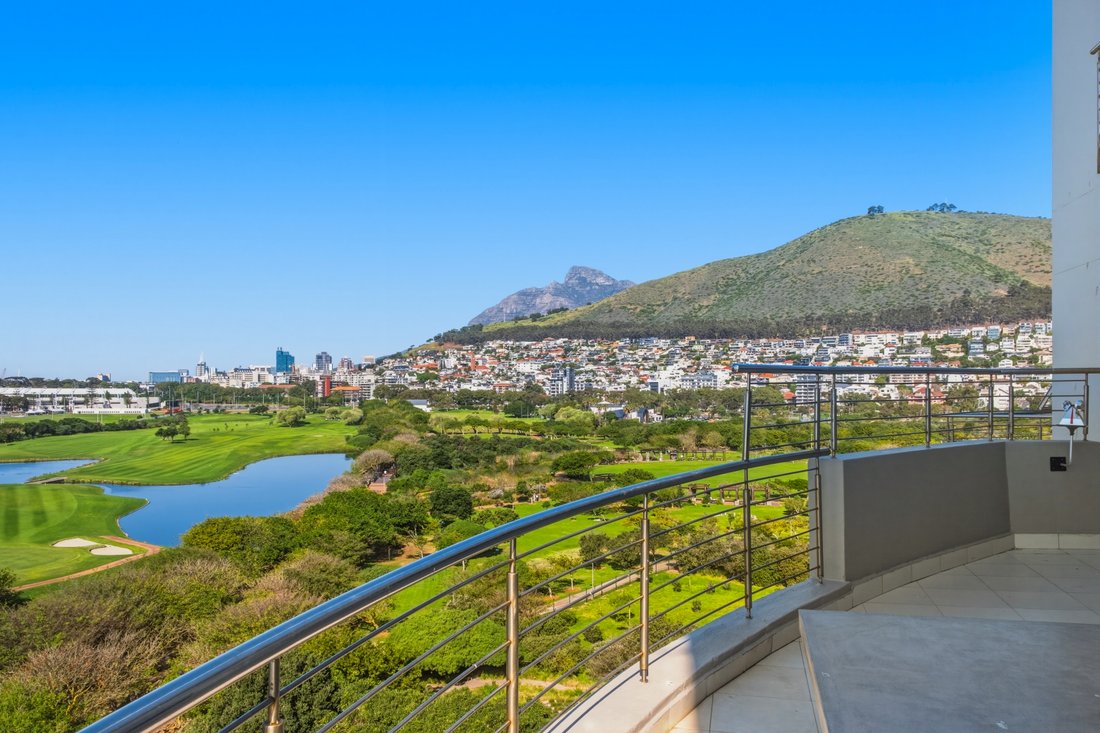 Apartment in Mouille Point, Atlantic Seaboard, Cape Town 4 - 18686202