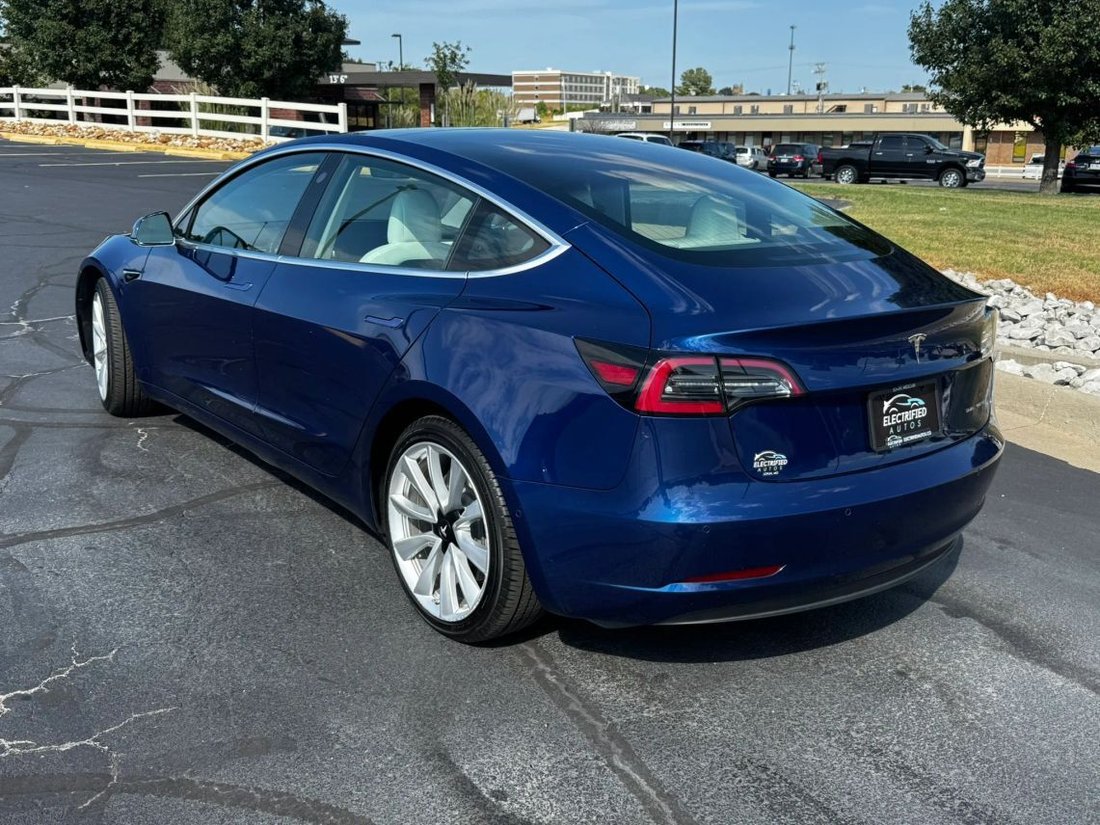 Sedan in Joplin, MO, United States 3 - 18686171