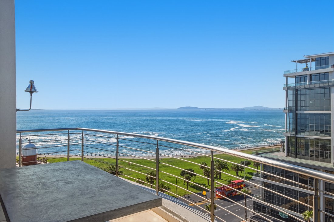 Apartment in Mouille Point, Cape Town, South Africa 3 - 18686202