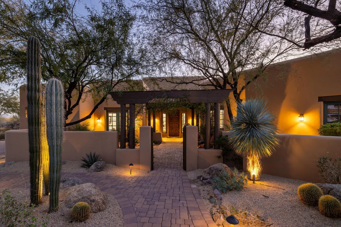 Scottsdale, Arizona, United States 1 - 18686250